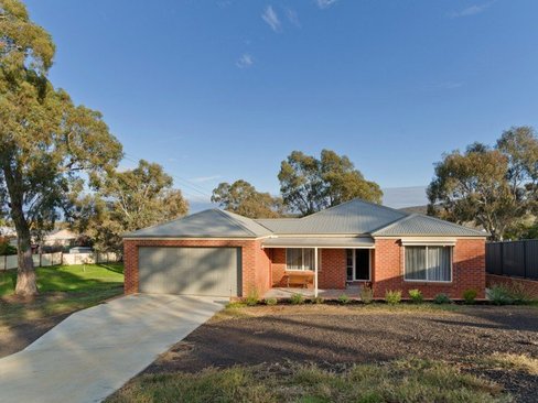 21 Barker Street Harcourt 3453