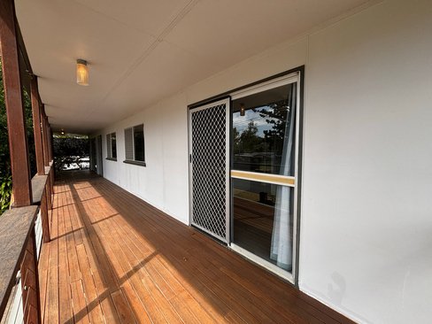 21 Bourke Street, BLACKS BEACH QLD 4740