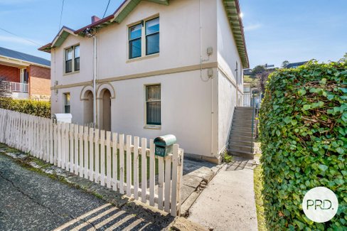 2/1 Cato Avenue, WEST HOBART TAS 7000