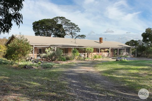 21 Charles Scorer Court, MAGPIE VIC 3352