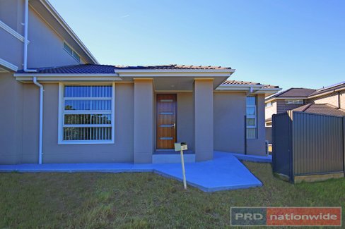 21 Coach Drive, VOYAGER POINT NSW 2172