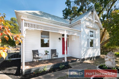 21 Cummins Street, BEAUFORT VIC 3373
