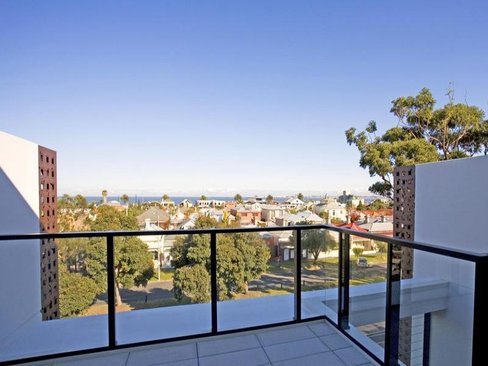 21 Danks Street Albert Park 3206