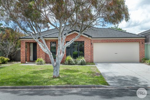 21 Delaney Drive, MINERS REST VIC 3352