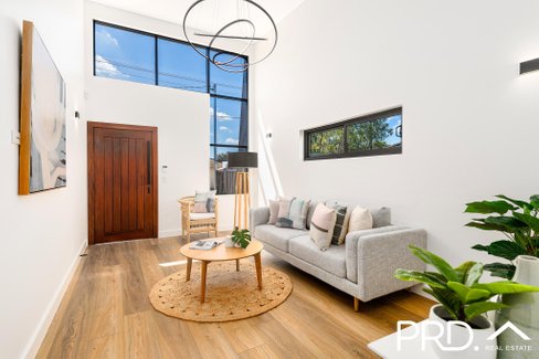 21 Denny Road, PICNIC POINT NSW 2213