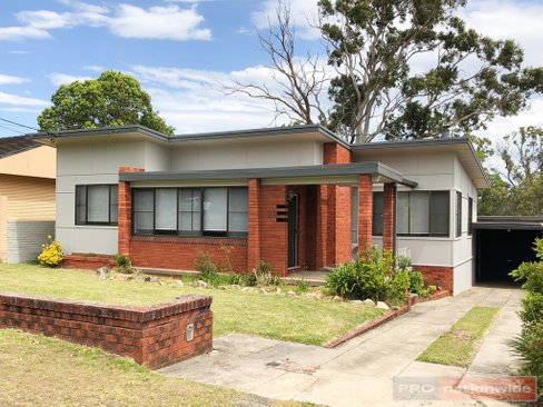 21 Doris Street, PICNIC POINT NSW 2213