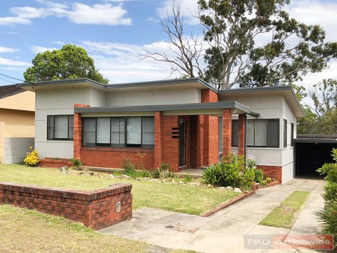 21 Doris Street, PICNIC POINT NSW 2213