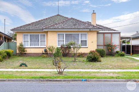 21 Eton Street, WENDOUREE VIC 3355