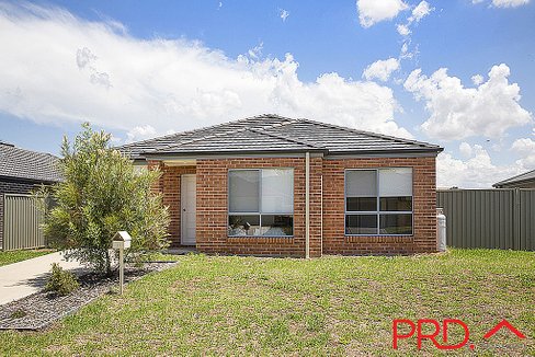 21 Gungurru Close, TAMWORTH NSW 2340