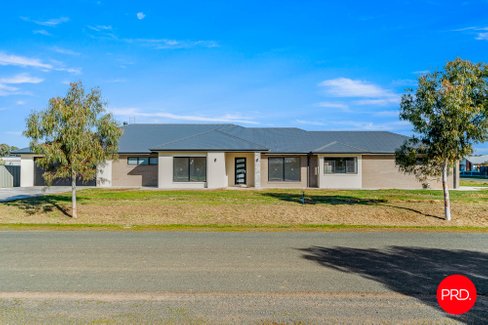 21 Henbury Street, HUNTLY VIC 3551