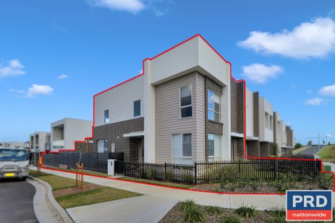 21 Kanooka Street, DENHAM COURT NSW 2565