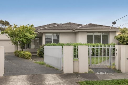 21 Kenjulie Drive Bentleigh East 3165