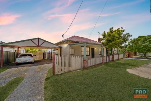 21 Lester Street, SAILORS GULLY VIC 3556