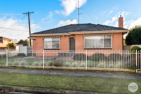 21 Malmesbury Street, WENDOUREE VIC 3355