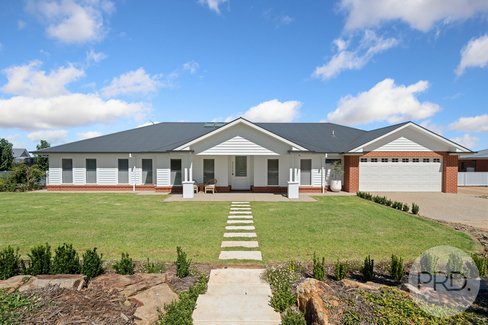 21 Matilda Crescent, GUMLY GUMLY NSW 2652