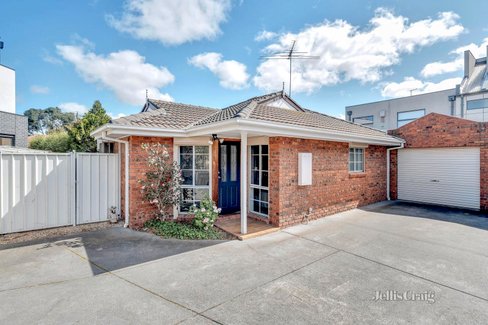 2 1 Mccracken Avenue Pascoe Vale 3044