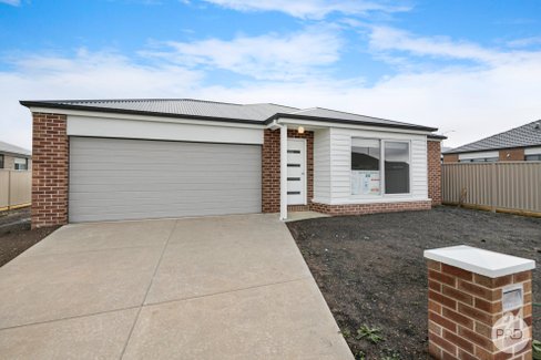 21 Pelican Drive, WINTER VALLEY VIC 3358
