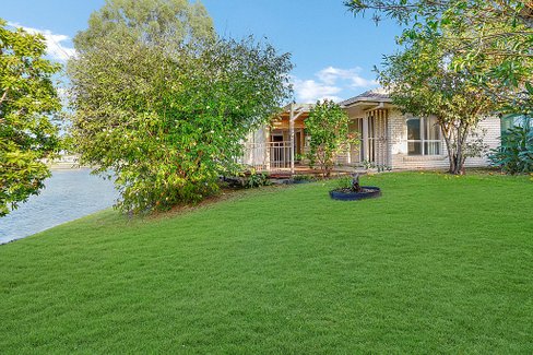 21 Placid Court, VARSITY LAKES QLD 4227