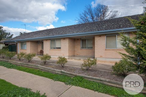 2/1 Raye Street, TOLLAND NSW 2650