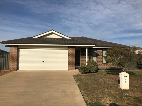 21 Rosella Avenue, TAMWORTH NSW 2340