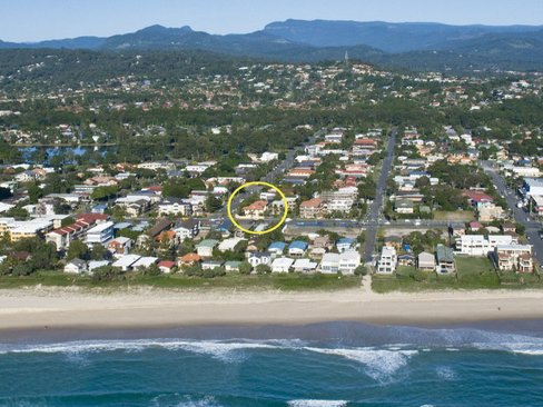 2/1 Second Avenue, PALM BEACH QLD 4221