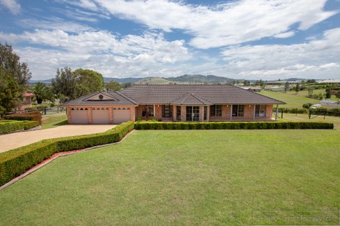 21 Silky Oak Drive, ABERGLASSLYN NSW 2320
