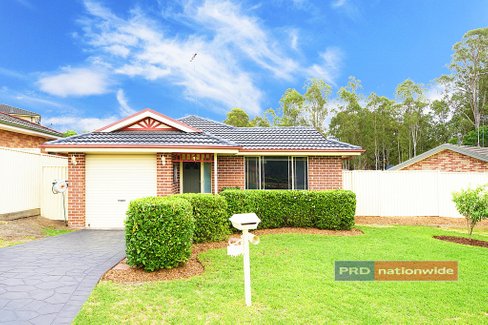 21 Silvereye Close, GLENMORE PARK NSW 2745