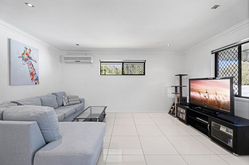 2/1 Snowgum Court, Burleigh Waters QLD 4220