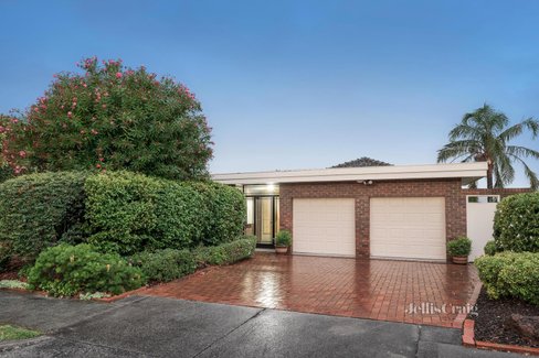 21 Stirling Crescent Glen Waverley 3150