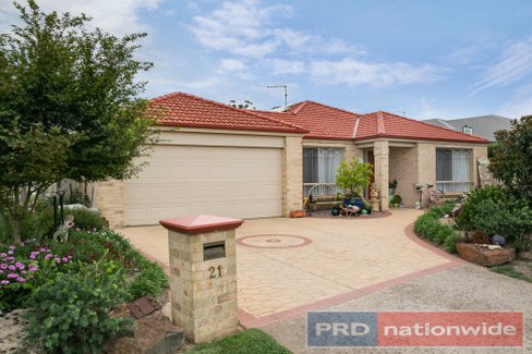 21 Tait Drive, CRESWICK VIC 3363