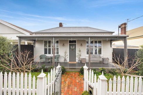 21 Thorne Street East Geelong 3219