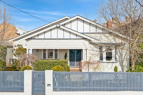 21 Villamanta Street Geelong West 3218