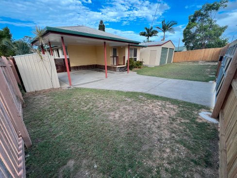 21 WARATAH Crescent, TANNUM SANDS QLD 4680