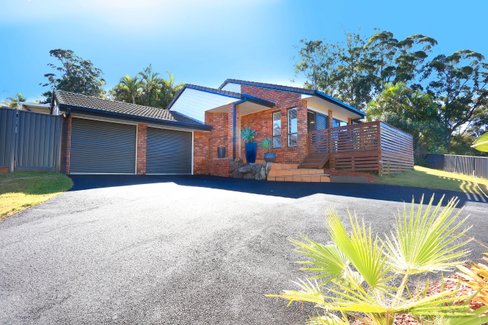 21 Watford Crescent MOLENDINAR