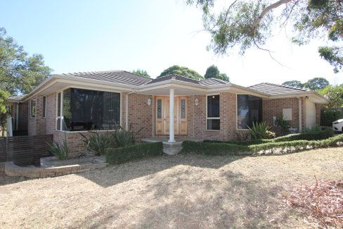 21 Wattletree Drive, MOUNT HELEN VIC 3350