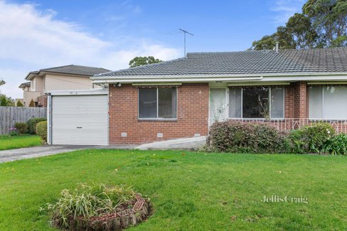 2 10 Armstrong Road Bayswater 3153