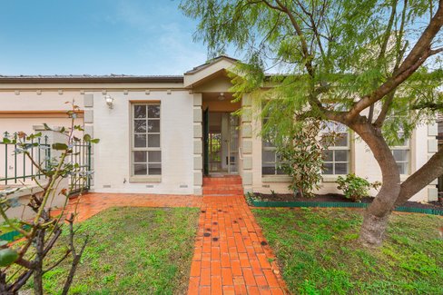 2/10 Cooloongatta Road Camberwell 3124