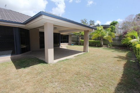 210 Crestwood Drive, MOLENDINAR QLD 4214