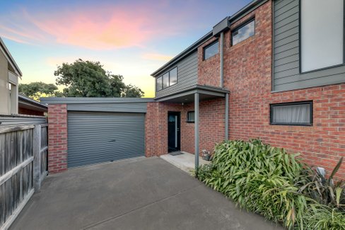 2 10 Greenville Drive Grovedale 3216