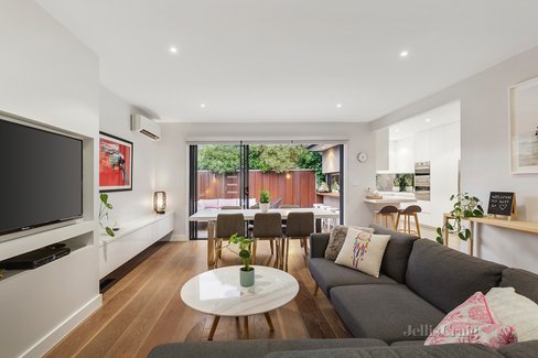 2/10 Hope Street Camberwell 3124