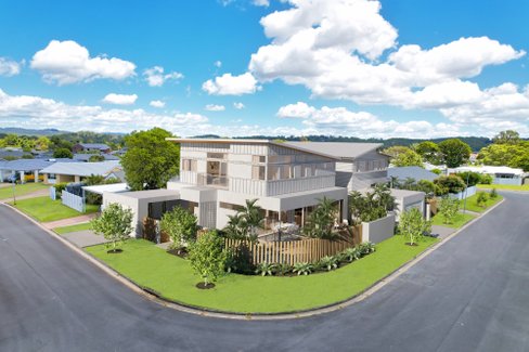 2/10 Kurrajong Court, PALM BEACH QLD 4221