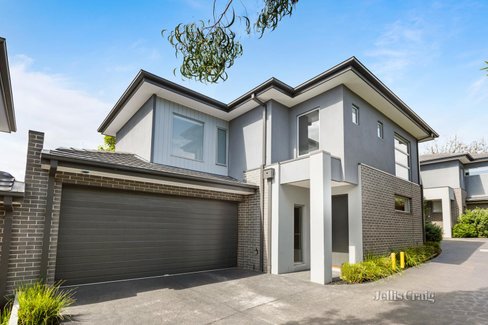 2 10 Sutton Parade Mont Albert North 3129