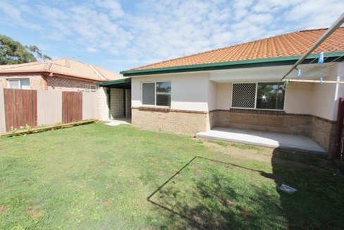 2/10 Tanias Place, LABRADOR QLD 4215