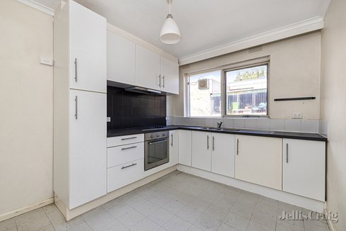 2/100 Murrumbeena Road Murrumbeena 3163