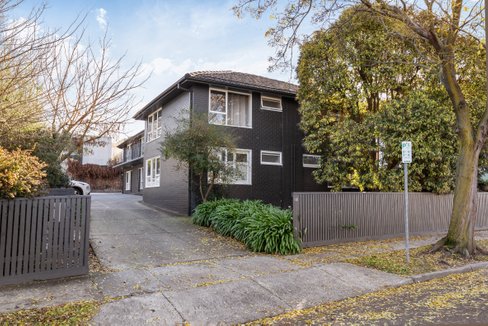 2/101 Lucerne Crescent Alphington 3078