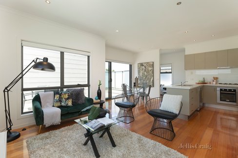 2/103 Cumberland Road Pascoe Vale 3044