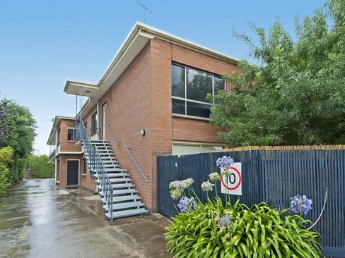 2 103 Gertrude Street Geelong West 3218
