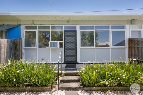 2/1046 Norman Street, WENDOUREE VIC 3355