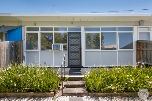 2/1046 Norman Street, WENDOUREE VIC 3355