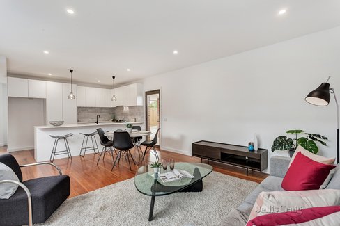 2/105 Arthurton Road Northcote 3070